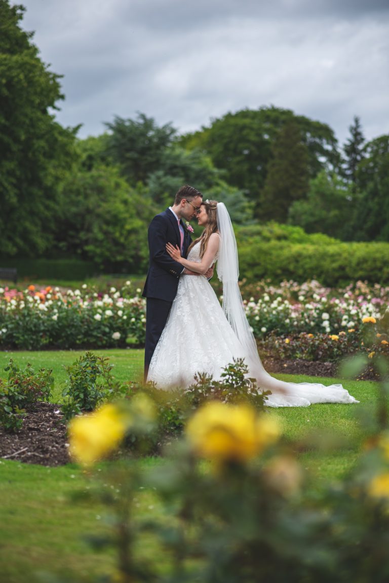 Hazelhead Park couple wedding photoshoot