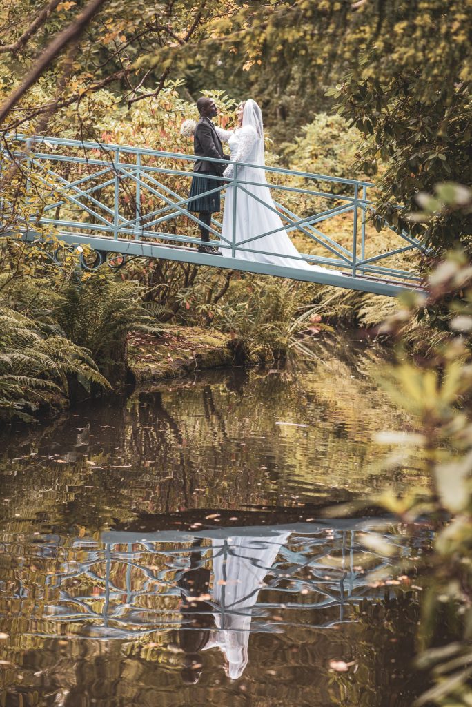 Bride and Groom wedding photoshoot on Johnstone Garden bridge